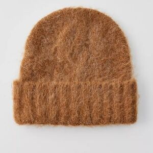 UO Urban Outfitters Brushed Cable Knit Beanie Neutral Color NWT